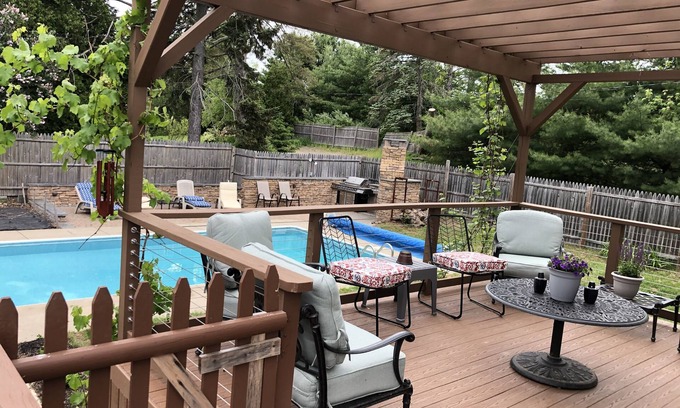Stroudwater Casa | Back yard paradise