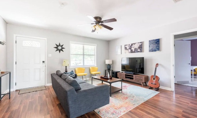 Austin Casa | Backyard Oasis in South Austin