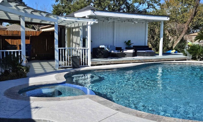 Barker Casa | Backyard oasis