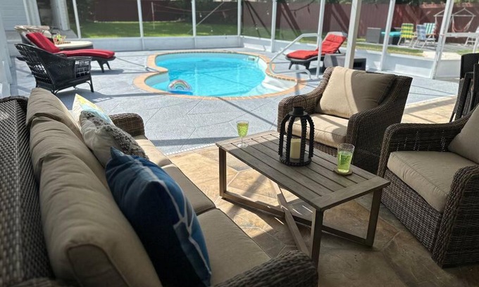 Port Saint Lucie Casa | Backyard Oasis