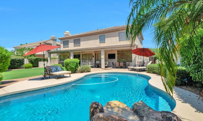Arabian Views Casa | Backyard Oasis w/ Private Heated Pool & TV, Pool Table, Arcade Game, Near Golf, Dining & Mayo Clinic