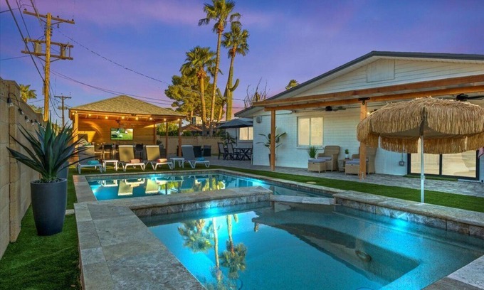 Scottsdale Highlands Casa | Backyard Paradise w/ Hot Tub & Heated Pool !