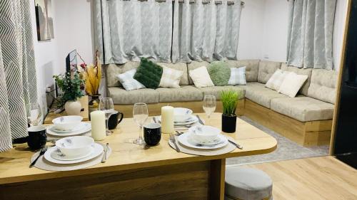 Great Houghton Apartamento | BAF Luxury Stays - Billing Aquadrome - Caravan Sleeps 8