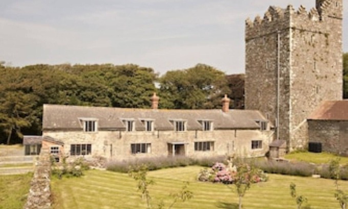 Tomhaggard Cabaña | Bagenal Harvey & Boxwell Cottages Historic relaxing cottages near the coast