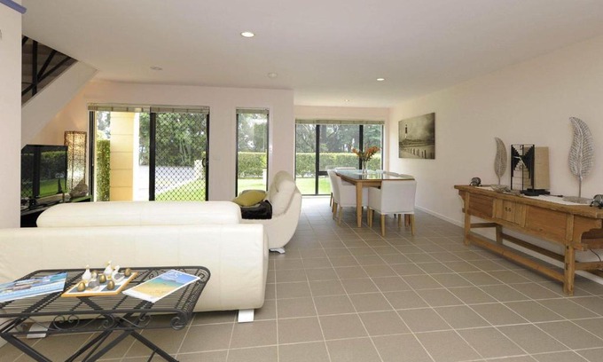 Corlette Casa | 'Bagnall Views' 2/161 Government Rd - Stylish & modern duplex across the road to the waters edge