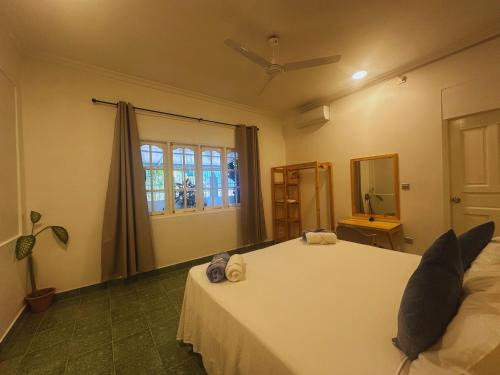 Himmafushi Cama Y Desayuno | Bahaaru Villa Surf and Stay