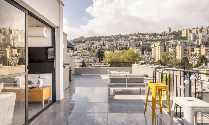 Haifa Apartamento | Bahai Gardens Penthouse by Sea N' Rent