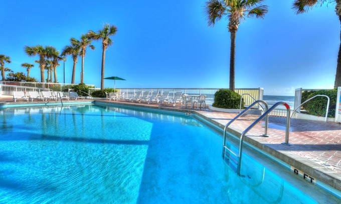 Daytona Beach Hotel | Bahama House