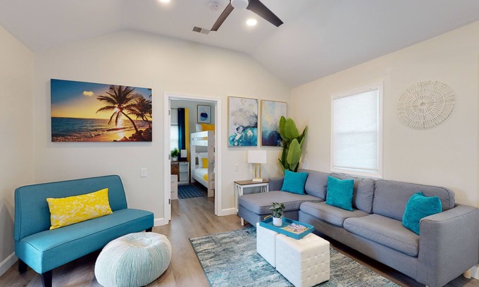 Chesapeake Beach Cabaña | Bahia Breeze - Beachfront Cottage