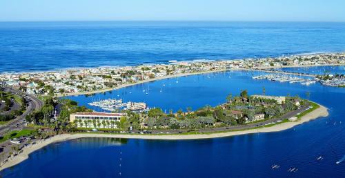 Central Mission Beach Hotel | Bahia Resort Hotel