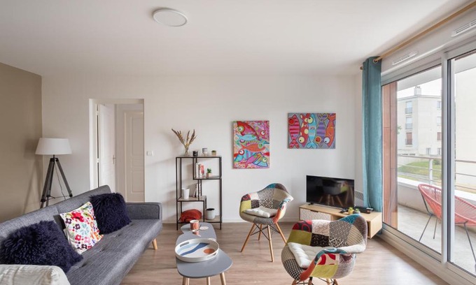 Francisco-Ferrer - Vern Apartamento | Bahibé - Balcon et parking au calme proche gare