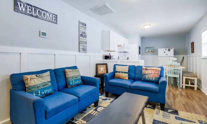 Atlantic Beach Casa | Bailey's Beach Cottage Unit 2