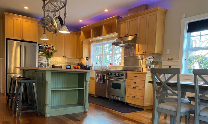 Bainbridge Island Casa | Bainbridge Island Craftsman next to the beach