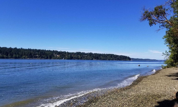 Bainbridge Island Villa | Bainbridge Island Pebble Garden Villa Waterfront
