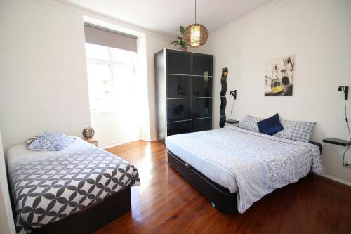 Sao Cristovao e Sao Lourenco Apartamento | Baixa Sunny apartment with a View!