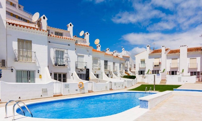 Nerja Chalet De Esquí | BAJAMAR I