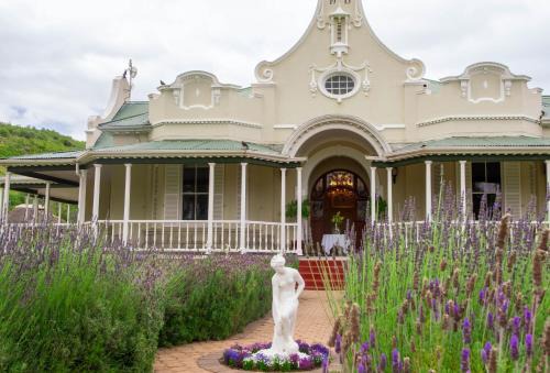 Oudtshoorn Casa | Bakenskraal Ostrich Palace