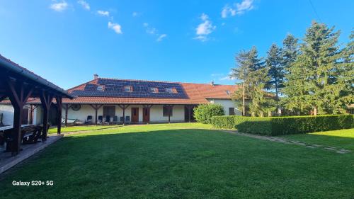 Tiszababolna Apartamento | Balázs vendégház