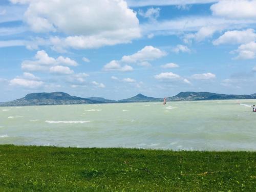 Fonyodliget Apartamento | Balaton lake view 30 m from Beach