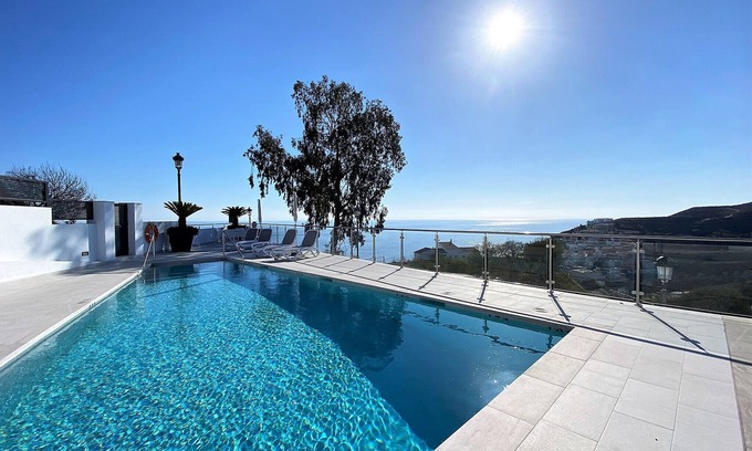 Nerja Apartamento | Balcon del Mar Seaview 211 by Casasol