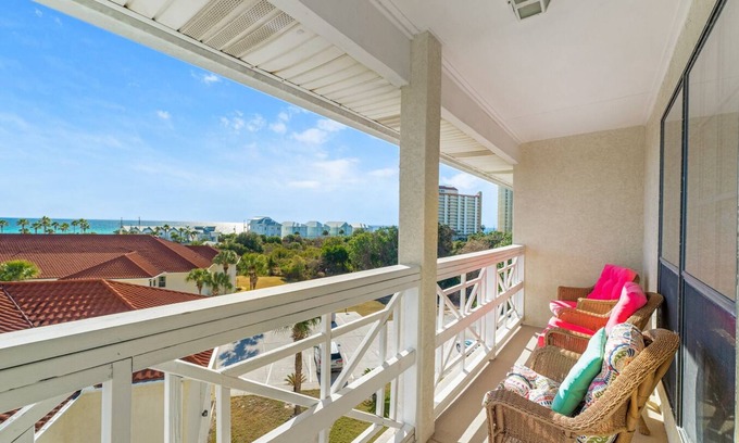 Summer Breeze Condominio | Balconies with a Gulf View HS 54-302
