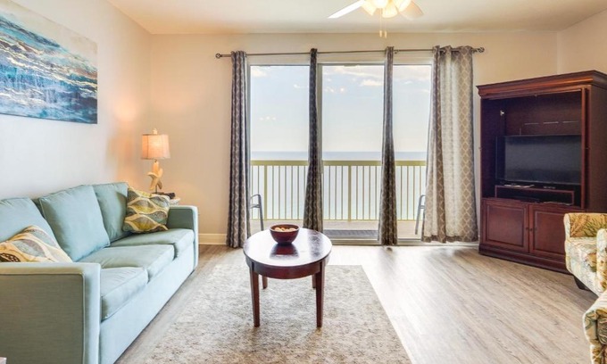 Miramar Beach Apartamento | Balcony and Beach Access Oceanfront PCB Condo