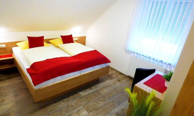 Morbisch am See Apartamento | Balkonwohnung C-Apartamento-Baño Privado-Vista al Lago