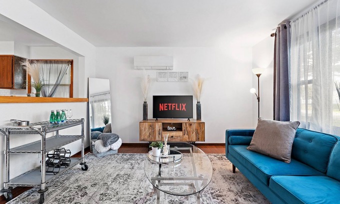 Chesterton Casa | Balcony/Patio/ Separate Fenced Yard + Beach, Park & Downtown+close to Chicago