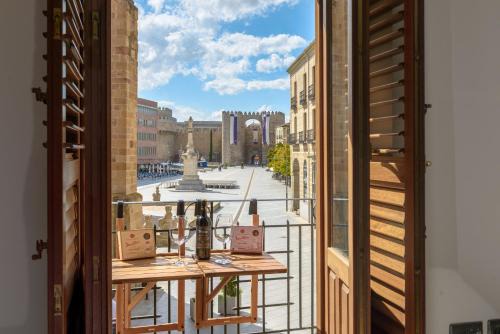Ávila Apartamento | Balcony VIEW to Avila's alcazar