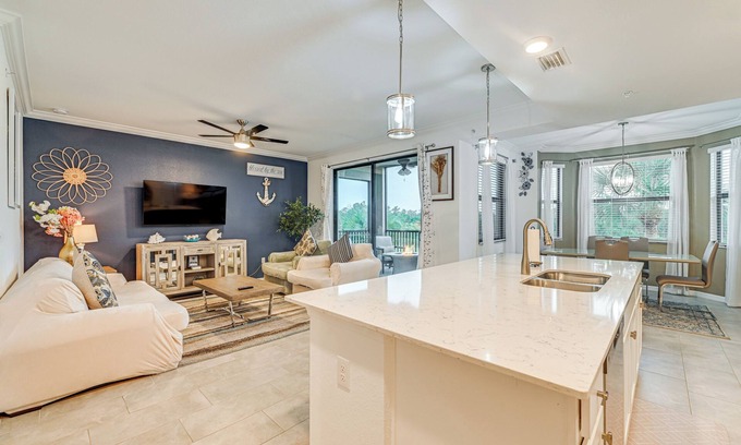 Lakewood Ranch Condominio | Balcony w/Course View: Lakewood National Getaway