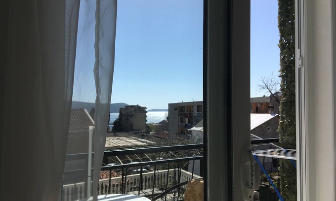 Meljine Apartamento | Balcón, Vista al mar, 5 minutos a pie de la playa, Wi-Fi, aire acondicionado, estacionamiento