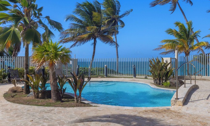 Herreras Apartamento | Balcony With Views | Nice Pool | Beach Access