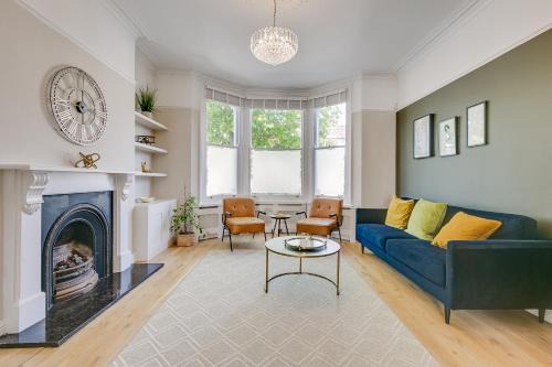 Nightingale Casa | Balham near Tube Victorian House 4 Bedrooms 9 beds