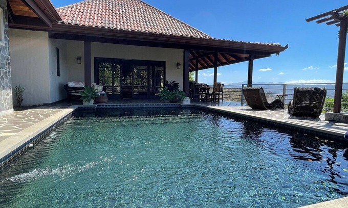 Mercedes Casa | Bali-Home con la mejor vista, privacidad, piscina, wifi, barbacoa, cerca de la playa / cascada / Ziplng, et