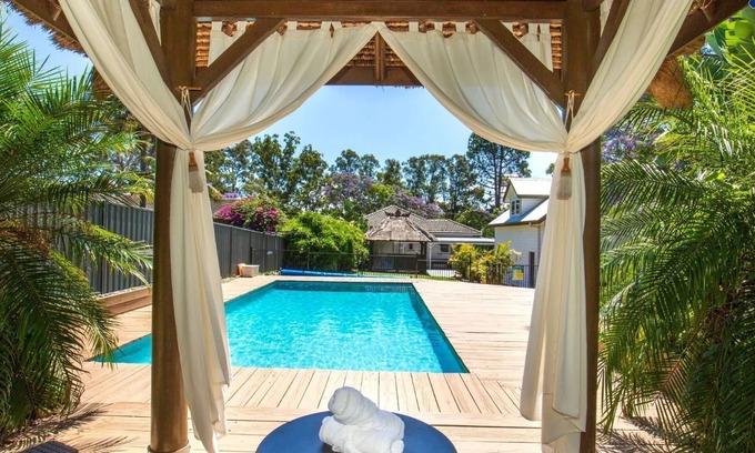 Nowra Casa | Bali Huts Escape – Stay 3, Pay 2!