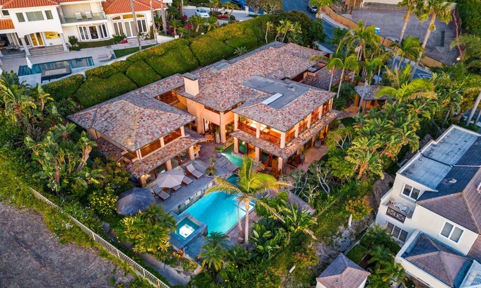 Newport Coast Casa | Balinese Resort Style Home