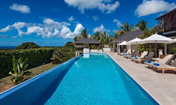 Merlin Bay Villa | Tom Tom - Exquisita villa contemporánea