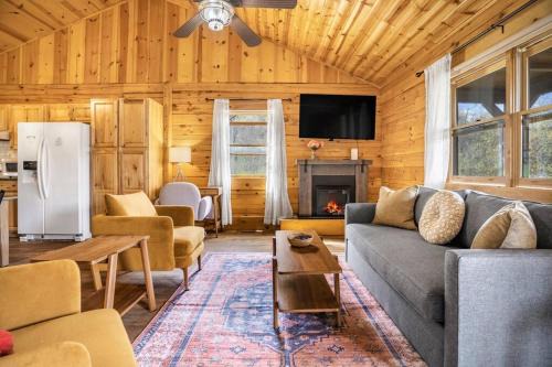 Stanley Casa | Balk Oasis, Mountain Views,Rustic, HotTub