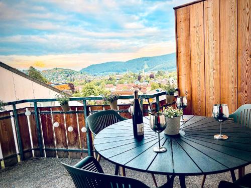 Neustadt Apartamento | Balkon mit Schwarzwaldblick, Hunde frei, Tischfußball, Parkplatz, familienfreundlich