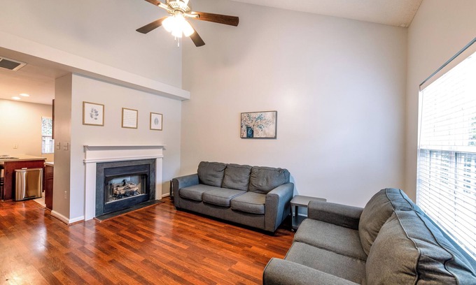 Ballantyne Casa | Ballantyne Area Townhome - Pet Friendly