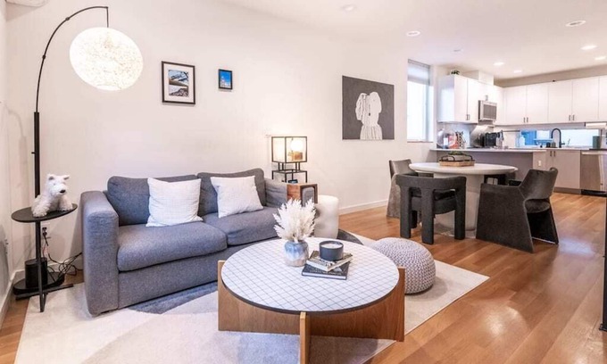 West Woodland Casa | Ballard's Pet-Friendly Mid Century Home + Rooftop Deck