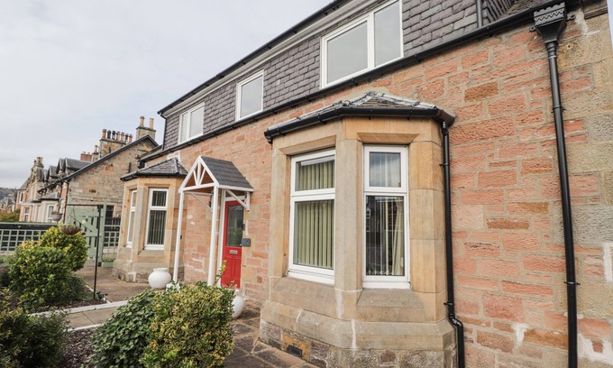 Inverness City Centre Cabaña | BALLINREICH, family friendly, with a garden in Inverness