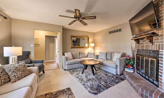 Ballwin Casa | Ballwin Home < 3 Mi to Castlewood State Park!
