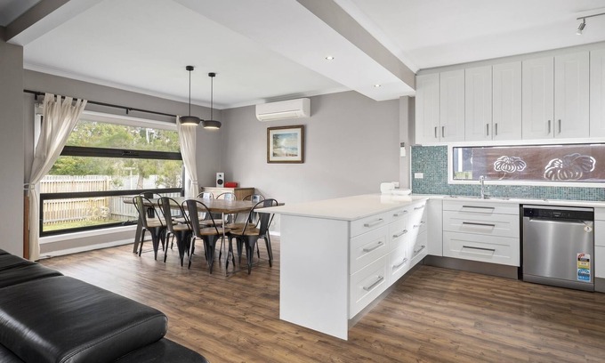 Balnarring Beach Casa | Balnarring Beach Haven - 1 NIGHT FREE!* - Peaceful, tranquil retreat with modern amenities. Walk to beach.