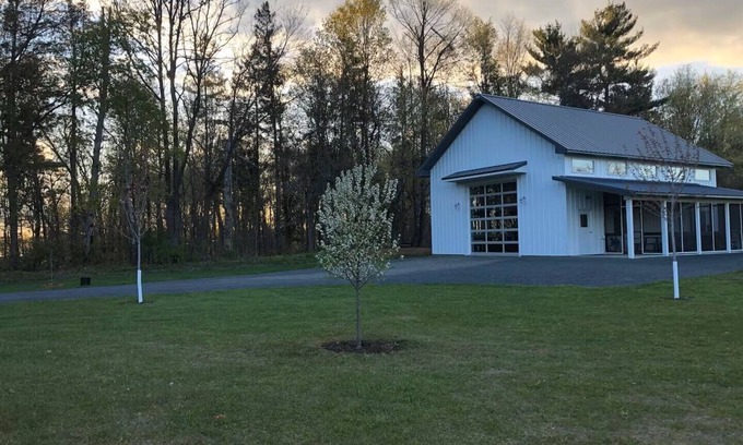 Balsam Lake Cabina | Balsam Lake modern shed cabin + sauna + outdoor shower