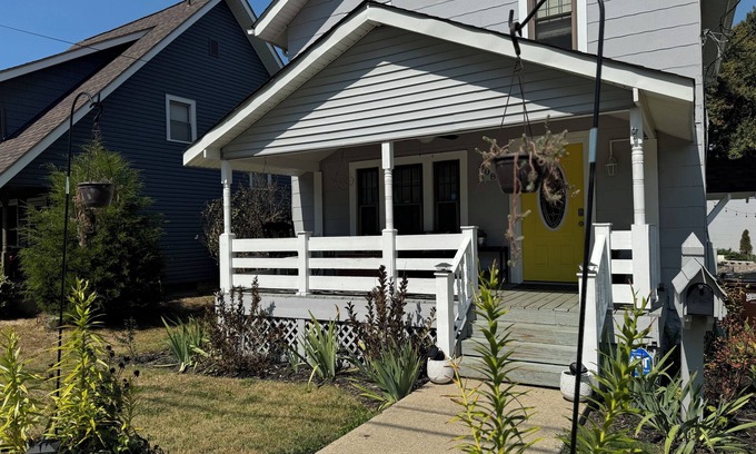 Baltimore Casa | Baltimore Ohio Home with hot tub & sauna