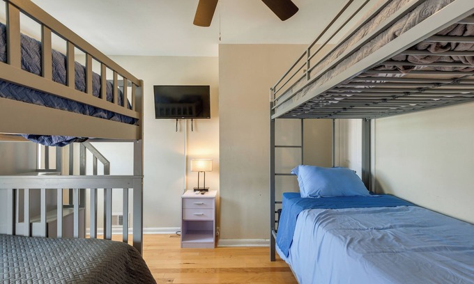 Downtown Baltimore Apartamento | Baltimore Townhome Near Oriole Park w/ A/c!