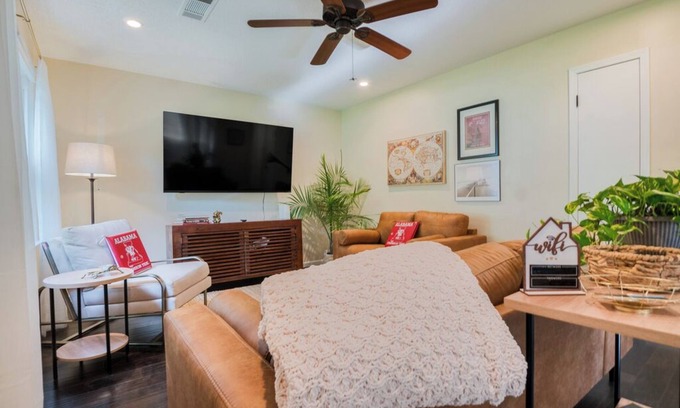 Northport Casa | Bama Bungalow – 9 Min from UA - Cozy 3BR Home