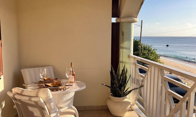 Douglas Apartamento | Bamaluz at White Sands, Speightstown. Beachfront 2 bed apartment.