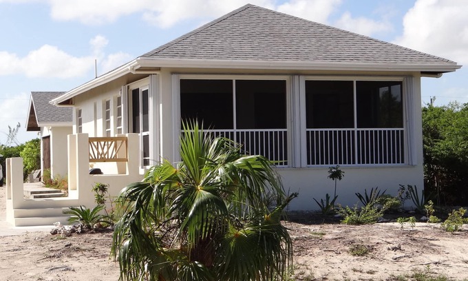 Bambarra Casa | Bambarra Sands Cottage: Casa privada frente a la playa en Bambarra Beach Middle Caicos